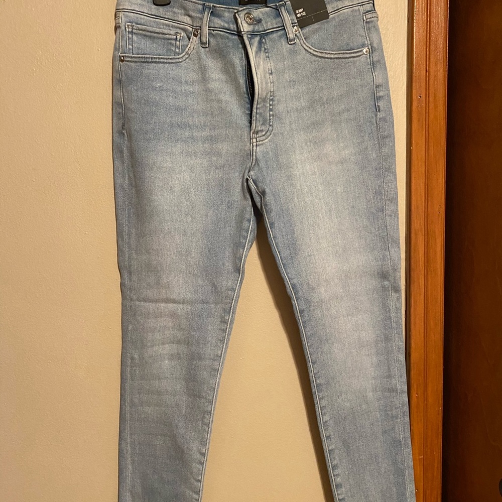 Light Skinny Jean